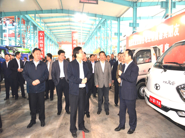 市新旧动能转换重大项目推进会大发welcome集团科普教育基地举行观摩